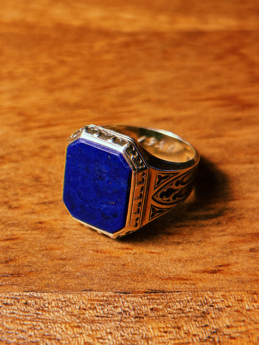 Antique 14k Art Deco Parish Signet Ring w/ Lapis Lazuli